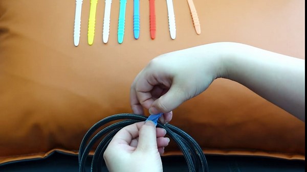 Silicone Zip Ties, 4.5" Reusable Zip Ties, 30pcs Rubber Cable Ties Straps for Wire Management, Elastic Cable Organizer for Home Office Table Desk Cord Ties(11.3cm, Red, Yellow, Blue, Green, Orange)