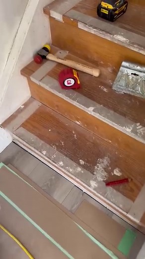 Make your carpet installations flawless with the ROBERTS Deluxe Heat Bond Carpet Iron. Its low-profile design and even heat distribution ensures perfect seams every time. #carpetinstallation #carpetinstaller | Roberts Consolidated Industries, Inc.