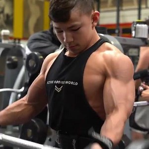 Crazy arm day today with Mr. Olympia #flexatronrhoden the beast #stanimal9 and teachings from #thecharlesglass 🙏🏽🙌🏽 | Tristyn Lee fan