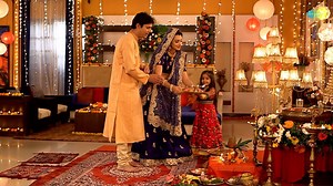 1.4M views · 19K reactions | घर पर दिवाली पूजा प्रक्रिया जाने | #दीवाली2023 #diwali #dipawali #diwalibhajan #Ram #Sita #Bhakti #Bhagwan #Devotion #SaregamaBhakti #Devotional #Spiritual #God #Faith #Blessings #Prayer #Devotion | Saregama Bhakti | Facebook