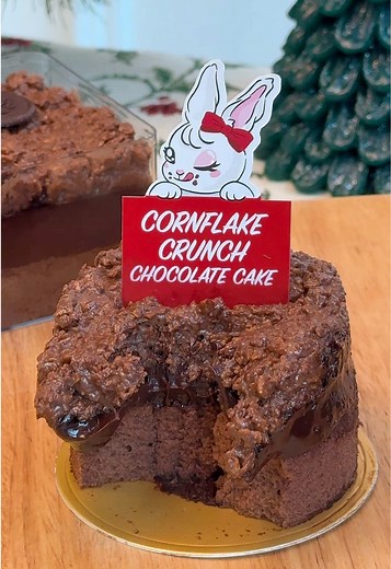Cornflakes Crunch Cookie Cake: A Chocolate Delight