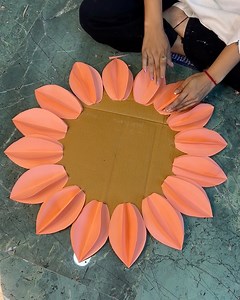 37K views · 274 reactions | Smart paper craft wall hanging _ Paper flowers #papercrafts #crafts #HomeDecor | Deep's CRAFT | Facebook