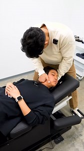 142K views · 843 reactions | HUGE NECK CRACK! Neck Pain *INSTANT RELIEF* ‍ #chiropractic #asmr #trending #backpain | Dr. Alex Tubio | Facebook