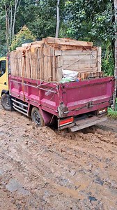 118K views · 791 reactions | momen menegangkan hampir tertindih mobil | Dandi Suhendar | Facebook