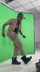 The Schoolas dem a LOG ON wid them bag on COLLO COLLO giving you all a show #LogOn! | Chi Ching Ching