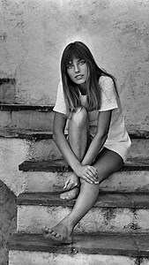 239K views · 3.1K reactions | Jane Birkin vous souhaite un joyeux Noël  Extrait du documentaire Jane B. par Agnès V. 懶 Dans ce portrait libre et tendre signé Agnès Varda, Jane Birkin parle de Noël comme de sa période préférée de l’année, avec cette mélancolie joyeuse qui la caractérise ! #janebirkin #agnesvarda #joyeuxnoel | Diversification | Facebook