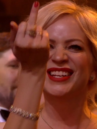 Roast van Dennis Weening: Een Blije Eikel 👀