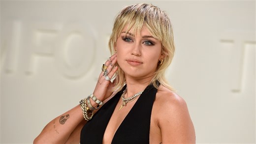 Miley Cyrus's 'aching' note for wildfire victims after losing home in 2018
