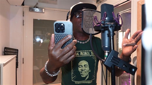 From London to Ljubljana for all Junglists who run sound 😉🎤 . Big up to our brother David Boomah for recording session on our drum'n'bass/reggae riddims 🙏✊🔊 . Stay chuned for more forthcoming chunes 😉👊 . @sledilci @top fans ✊ | Roots In Session