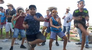 46K views · 133 shares | A mistura da música de Luiz Gonzaga com o brega funk do passinho tem conquistado os pernambucanos. Veja na segunda parte da reportagem com Eduardo Moura. … #BregaFunk #Hit #Música | TV Guararapes | Facebook