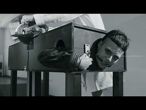 Buzz sawing on clasical box