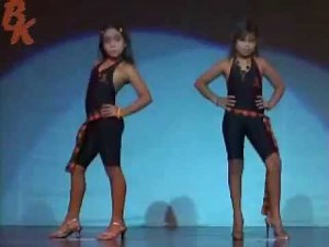 Opening y Pasarela en uniforme Infantil - Presentación Modelos 2008