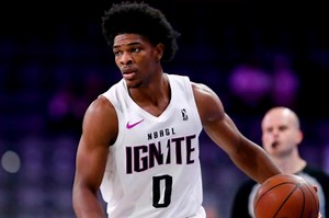 Who is Scoot Henderson's girlfriend?