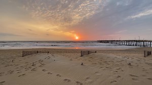 OBX Sunrise at NH Fishing 🎣 Pier May 26, 2023 61 degrees NNE @25 mph 6:02 am video. Have a great Friday Safe Travels to all. | OBX Sunrise