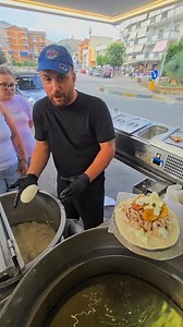 We’re making a traditional Napoli pizza with @antonio100100streetfoodnapoli 🍕🤯 Would you try it? 🤷🏽‍♂️ | Foodporn Eats