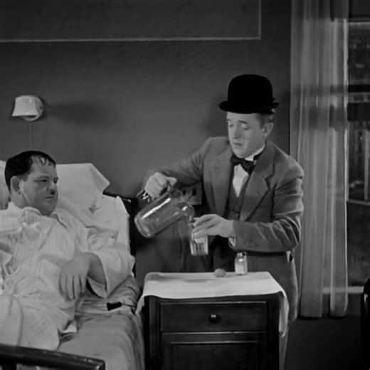 Laurel and Hardy in ‘County Hospital’ (1932) #laurelandhardy #stanlaurel #oliverhardy #stanandollie | The legends of classic comedy