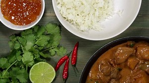 Thai Style Beef Curry Rice: vídeo stock (100% livre de direitos) 1009148966 | Shutterstock