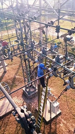 In substation #Lineman #electricity #ElectricWire | Lineman24.com