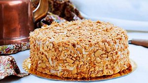 Bolo de doce de leite com amendoim