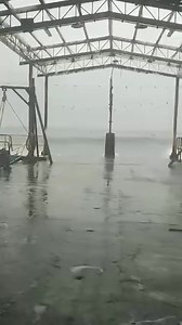 Usuarios nos reportan fuerte oleaje en playa las Violetas de tambo de mora | HTV Canal 93 Chincha