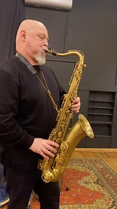 Buffet Crampon S1 tenor saxophone 1979 of the year SN: 28XXX It’s hard to find a Buffet Crampon S1 tenor saxophone! Fresh high-quality pads, Unlacquered, custom heavy neck screw by KGUbrass, fully serviced! The hook of the right finger and the mechanism of the side Bb and C were replaced from plastic to metal, absolutely Custom made. French tenor that you don’t see every day! Absolutely amazing sound! Incredible ergonomics! Big and incredible sound with the best options from saxophone technology