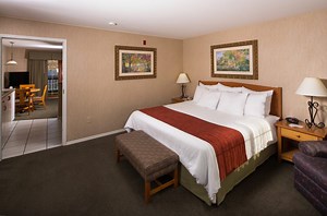 About Chelan - Lakeside Lodge and Suites