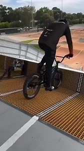 267K views · 1.1K reactions | Viral !! Inilah balapan sepeda yang membuat pe serta tercengang #fyp #faktaunik #faktamenarik #faktadidunia #populer | Fakta Unikk | Facebook