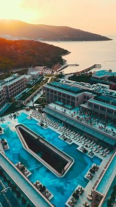 HYDE BODRUM💙Hoteli më i ri, më Ultra All Inclusive. 🥂Adult Only - dedikuar të rinjve që duan t’i shijojnë pushimet dhe jetën në maksimum! 🏖️HYDE BODRUM 🌟1709€ p.person 🌊ultra-all-inclusive 💃🏻i sapohapur Hyde Bodrum sjell rregulla të reja pushimesh buzë detit: 5 restorante e bare, DJ, muzikë, festa, menu a la carte të perfshira në çmim, një listë pijesh pa limit 🏊‍♀️një nga pishinat më të reja dhe më gjigande në Bodrum ju ofron hapësira moderne, bare me kokteje premium dhe një atmosferë f