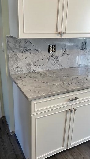 Super White Countertops for Kitchen Design Transformation