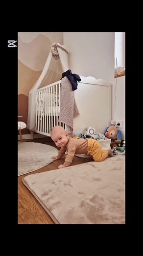 👣💛 #babyevolution #firststeps #11monthold | Rita Balsienė