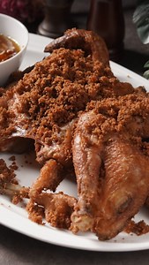 256K views · 5.1K reactions | AYAM GORENG PADANG LEGIT. ini ayamya enak, wangi dan legit dan disajikan dengan sambal Bawang dan remah bumbu yg lezat. Coba deh dan sangat wangi berbau kacang dan combrang lho. Simak baik2 resepnya dan catat. Video ini akan hilang dalam 10 hari. Jadi cepetan deh. Gk bisa diulang ok | Chef Yongki Gunawan | Facebook