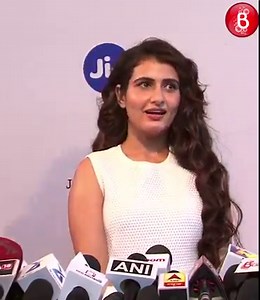 643K views · 9.4K reactions | Aamir Khan hugs and meets Actress Fatima Sana Sheikh at a Wedding. | Bollywood Bubble - Videos | Facebook