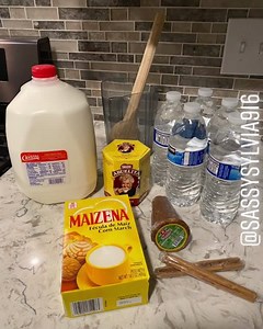 Quick and easy recipe for champurrado (atole de chocolate) 😍😋 #sweaterweather #champurrado | Sassy Sylvia