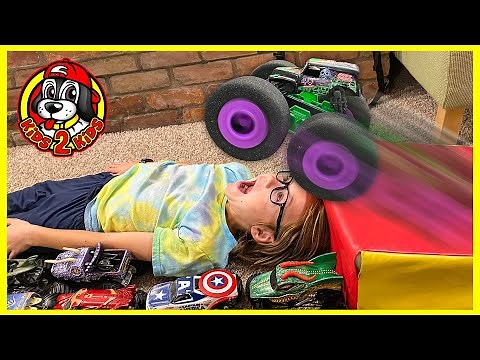 BIGGEST Indoor Monster Truck Arena - 3 LEVELS (Champ Ramp Grave Digger Monster Jam Indoor RC Truck)