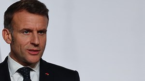 Emmanuel Macron concède de "grosses erreurs" par "excès de confiance" lors de ses mandats