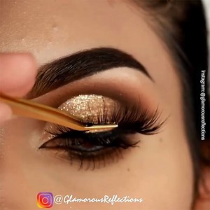4K views · 57 reactions | She's all about eye makeup tutorials! 邏 By Glamorous Reflections IG: https://bit.ly/2LyaTcV | Cuff-Zoned | Facebook