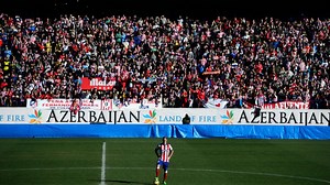 Thousands of Atletico Madrid fans turn out to welcome Fernando Torres back