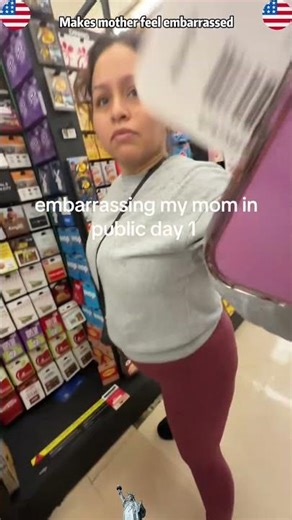 Embarrassing My Mom in Public 🤣 #mom #prank #funny #embarrassing #hahaha #fyp #funnyvideo #short