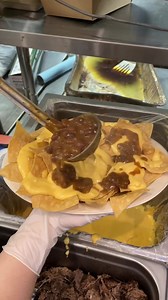 BBQ BRISKET NACHOS from Thompson Brewing Co. 🔥🔥🔥 | Los Angeles Eats