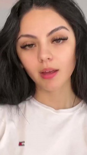 Hermosa Maquilleje💚💚💚 Usted ya conocen la historia de Amor de La #Memi #maquillajeprofesional #maquillajejuvenil #modafashion | Cosas.cheveres