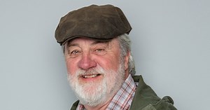 Emmerdale stars lead tributes to Steve Halliwell during soap great's funeral