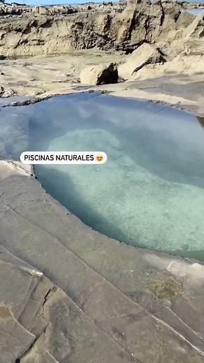 A Dónde Ir Costa Rica on Instagram: "😍🌴P L A Y A A Z U L 😍🌴 📍Playa Mar Azul, Península de Nicoya. Si vas de visita por Santa Teresa y Mal País, conocer playa Mar Azul debería ser una parada obligatoria 🥰💙 Con sus piscinas naturales, su arena rosada de conchitas y esas formaciones rocosas, ésta se ha vuelto una de mis playas favoritas de la zona. También existe zona de camping por lo que si buscás lugares para acampar también es una buena opción 🙌🏼⛺️🏖 Para llegar: Buscá en waze "Camping