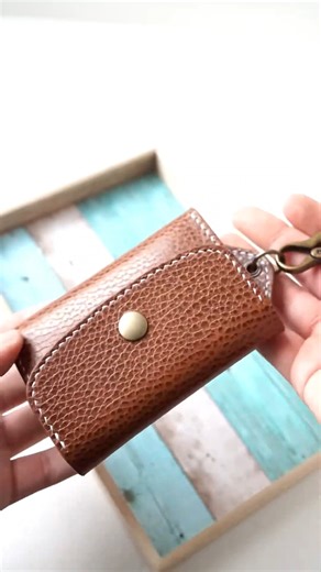 10K views · 163 reactions | Crafting a Key Case That Holds Cards Satisfying ASMR Build #asmr #leathercraft #keycase #cardholder | Torross Leather Craft | Facebook