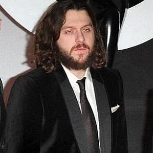 Nick O'Malley Girlfriend 2026: Dating History & Exes - CelebsCouples