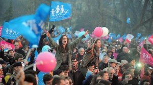 France pledges marriage equality despite protests