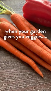 Summer veggies are coming in hot, from garden to lunch box! Here’s a fun way to use up your produce: Slice up your veggies, add in shrimp, lox, or sushi grade fish, and serve with soy sauce or spicy mayo. #planetbox #summer #sushi #cucumber #sushilovers #garden #gardenlove #summersnacks #lunchforkids #lunchbox | PlanetBox