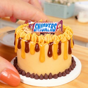 Awesome Miniature Chocolate Cake Decorating Yummy- Tiny SNICKERS Cake Recipe Tutorial | Teeny Cakes