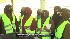 🟣 Inspiring Future Generations United Nations Support Office in Somalia - UNSOS is committed to empowering Somali students through impactful #CapacityBuilding initiatives. 👩‍🎓👨‍🎓28 women & 4 men from Jazeera University participated in a #FieldTraining on environmental solutions 🌱. 🎦Watch Raqia Hussein Mohamud inspiring testimony on how #UNSOS training programs are equipping them with transformative skills in #EnvironmentalSolutions. #IWD2025 #AccelerateAction #SupportedbyUNSOS United Nati