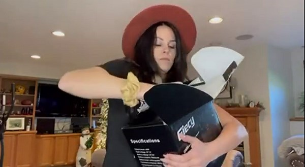 Karaoke Machine with 2 UHF Wireless Microphones,6000mAh Portable Microphone Speaker Set Rechargeable PA System with FM, REC, Supports Bluetooth/USB/TF Card/Aux-in for Party