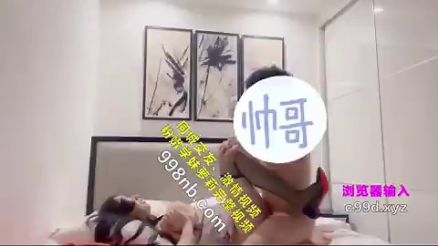 巨乳小母狗被主人带到酒店调教，牵着狗链被艹，后入艹到啪啪响